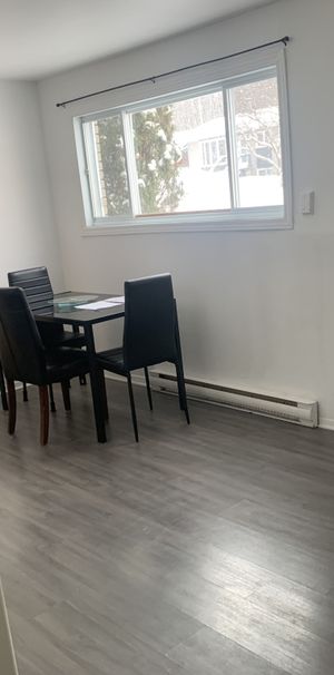 ,Apt1CH.chau.écl.poêl/frigo.statt. - Photo 1