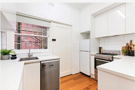 5/38 Mitford Street, Elwood VIC 3184 - Photo 3