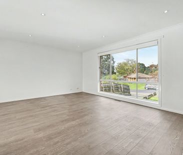 Family Friendly Home a Prime Location - Photo 3