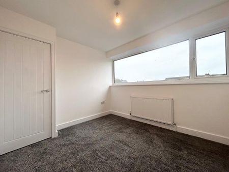 3 bedroom end of terrace house to rent - Photo 2