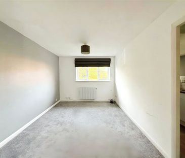 Bluebell Rise, Lightwater, Surrey, GU18 5YN - Photo 6