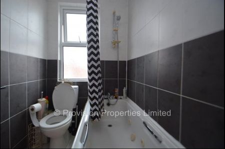 2 Bedroom Properties Meanwood - Photo 5