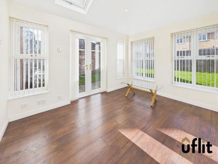 4 bedroom detached house to rent - Photo 2