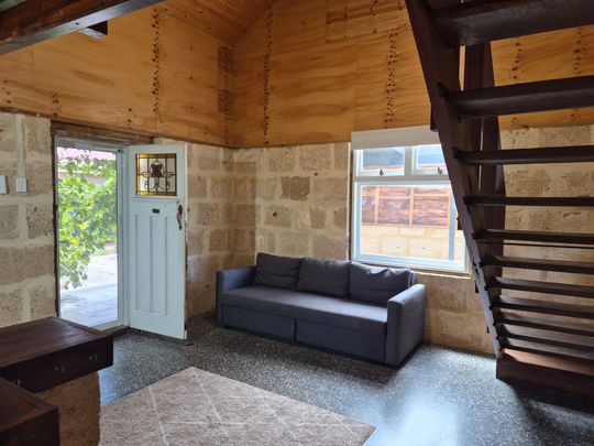 Private & Charming 1x1 Studio - Walk to Town & Shops - Photo 1