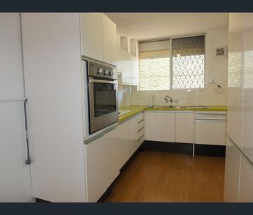 1/26 Rainey St, Chermside, Qld 4032 - Photo 2