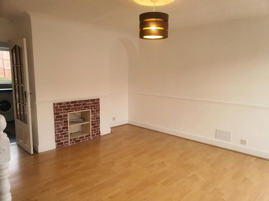 3 bedroom terraced house to rent - Photo 1