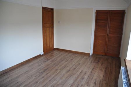 2 bedroom semi-detached house to rent - Photo 3
