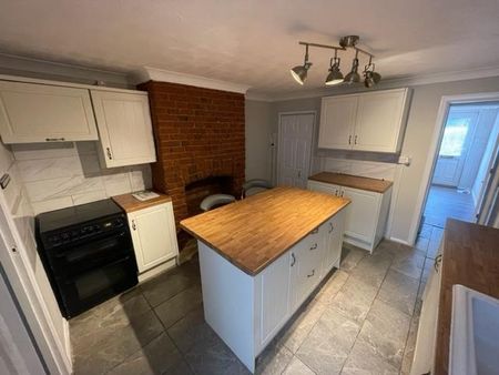 Swaffham Road - Photo 2