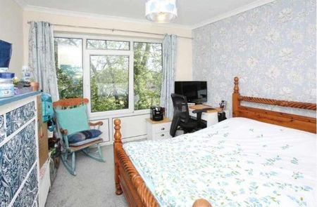 Caerphilly, CF83 - Photo 3