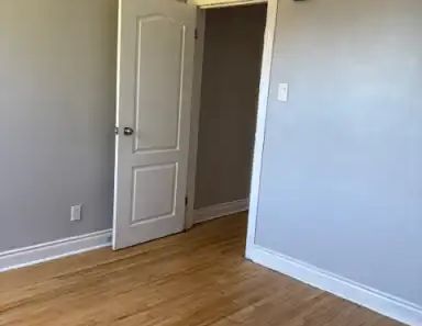 Large 2 Bedroom Apartment in Overbrook - 933 Marguerite Available Immediately | 933 Marguerite Avenue, Ottawa - Photo 1