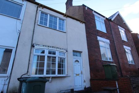2 bedroom terraced house to rent - Photo 4