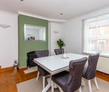 3 bedroom terraced house to rent - Photo 3