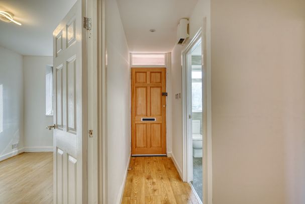 2 Bed Flat, Kielder Square, M5 - Photo 1