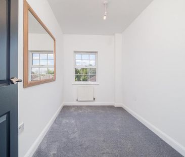 5 bedroom terraced house to rent - Photo 4