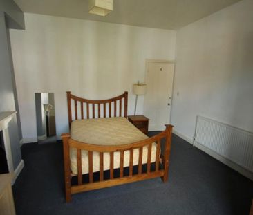 4 bedroom terraced house to rent - Photo 6