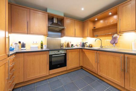 2 bedroom flat to rent - Photo 4