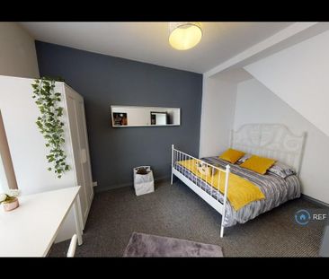 1 bedroom in a house share to rent - Photo 2