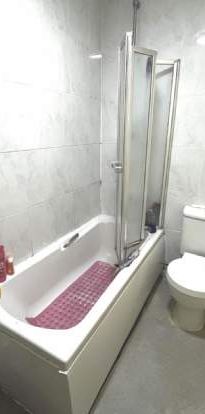 2 bedroom property to rent in London - Photo 1