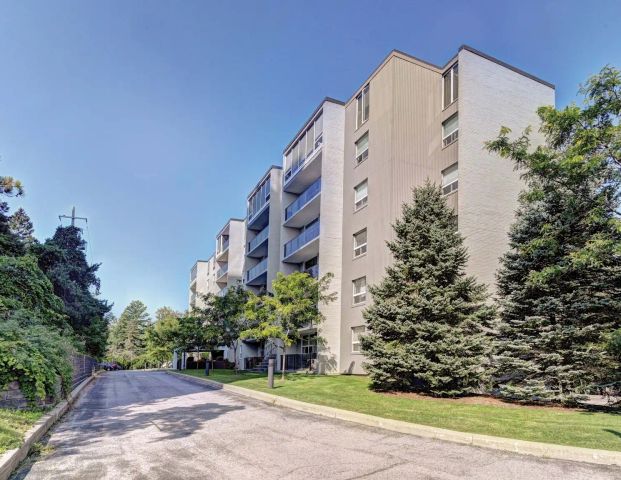 Somerset Place Apartments - Cambridge — 1 Bedroom - Photo 1