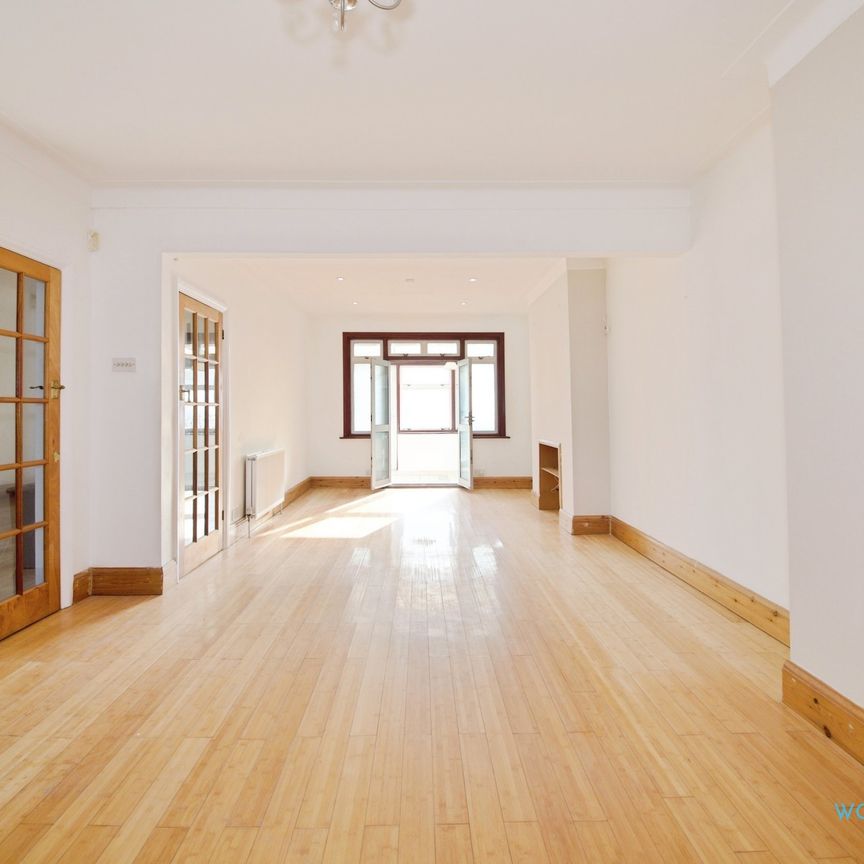 FRIERN BARNET LANE , LONDON, N11 - Three Bedroom House To Rent - £565PW / £2,450PCM - Photo 1