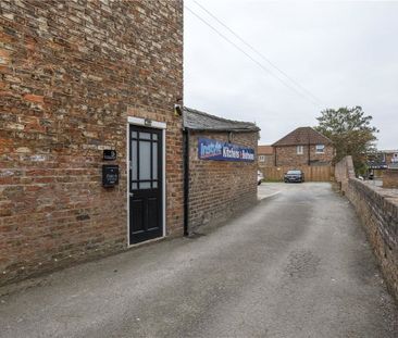Immaculately presented one bedroom apartment located in the highly ... - Photo 1