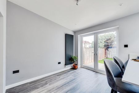 5 bedroom house to rent - Photo 2