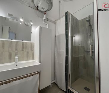 Location Appartement 2 pièces 53m² TOULON 83000 - Photo 6