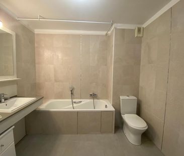 Location Appartement 3 pièces 70m² FREJUS 83600 - Photo 3