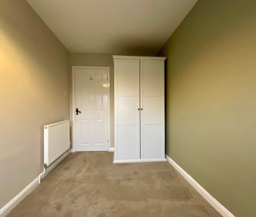 2 bedroom Mid Terraced House to let - Photo 5