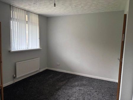 43a Carnhill Walk, Carrickfergus, BT38 7RG - Photo 3