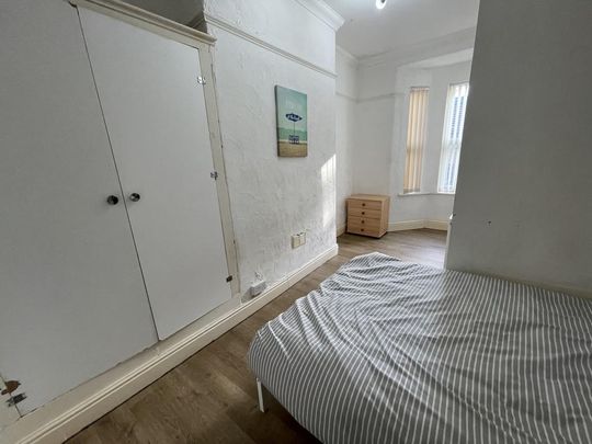 1 bedroom in a house share to rent - Photo 1