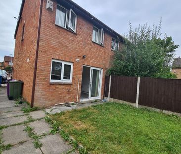 3 bedroom semi-detached house to rent - Photo 2