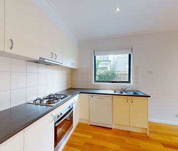 Comfort, Convenience & Effortless Living! - Photo 5