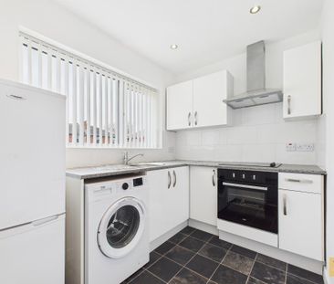 2 bedroom flat to rent - Photo 6