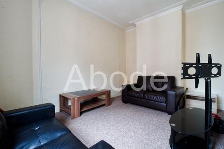 4 bedroom house to rent - Photo 2