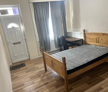 3 Bed Terraced House, Windermere Street, LE2 - Photo 3