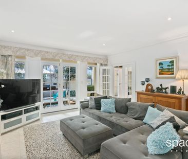 Spacious unfurnished family home, in sought after location. - Photo 1