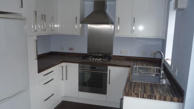 3 bedroom terraced house to rent - Photo 1