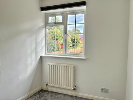 4 bedroom detached house to rent - Photo 5