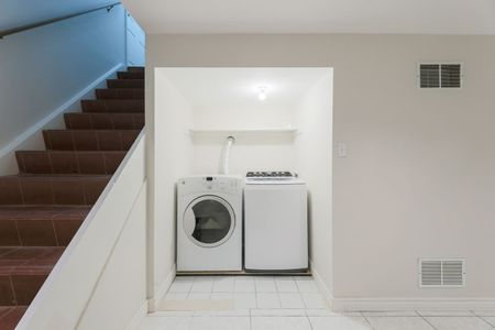 For Lease - 3 Minorca Place Unit# Lower 1, Toronto, Ontario - Photo 4