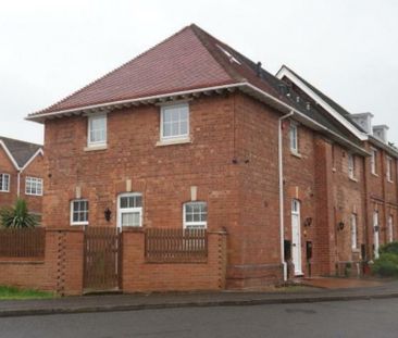 Frythe Close, Kenilworth - - Photo 2