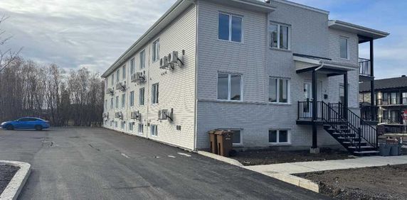 1 mois gratuit - Logement 5 1/2 demi Sous-sol - Salaberry-de-Valleyfield - Photo 2