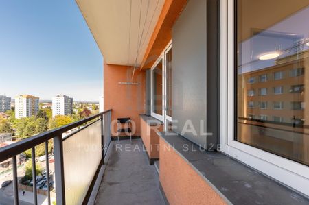 Pronájem bytu 1+kk a garsoniéry 36 m² - Fotografie 2