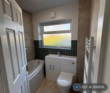 3 bedroom semi-detached house to rent - Photo 5