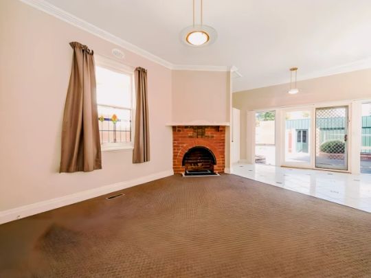 3 Bed, 1 Bath - Photo 1