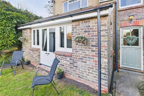 College Lane, East Grinstead, West Sussex, RH19 - Photo 1