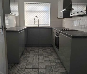 2 bedroom townhouse to rent - Photo 4