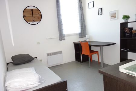 Location Appartement 1 pièce 18m² NIMES 30000 - Photo 2