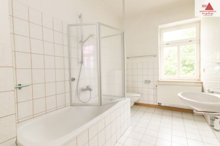 Moderne 2-Raum-Wohnung mit Einbauküche in sonniger Lage von Annaberg! - Photo 4