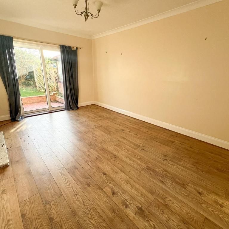 3 bedroom semi-detached house to rent - Photo 1